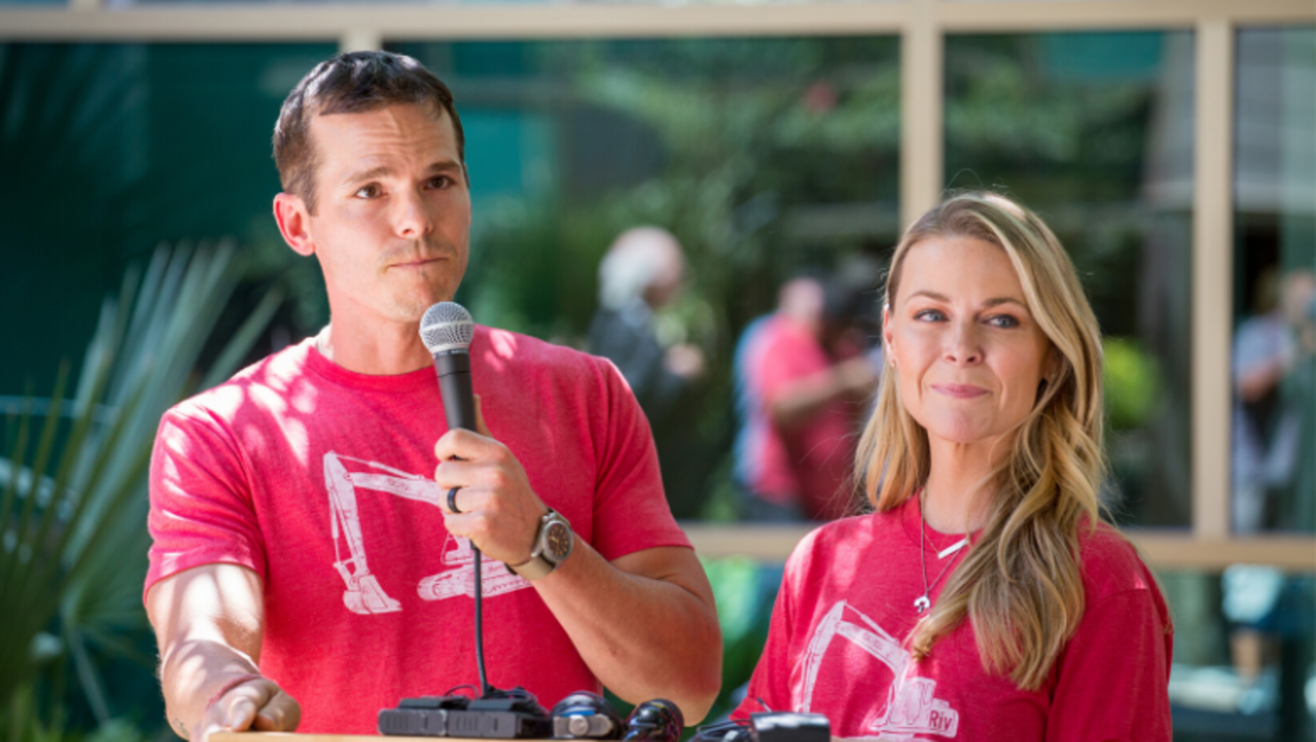 Granger Smith Shows What Love Looks Like After Tragedy In Anniversary Post