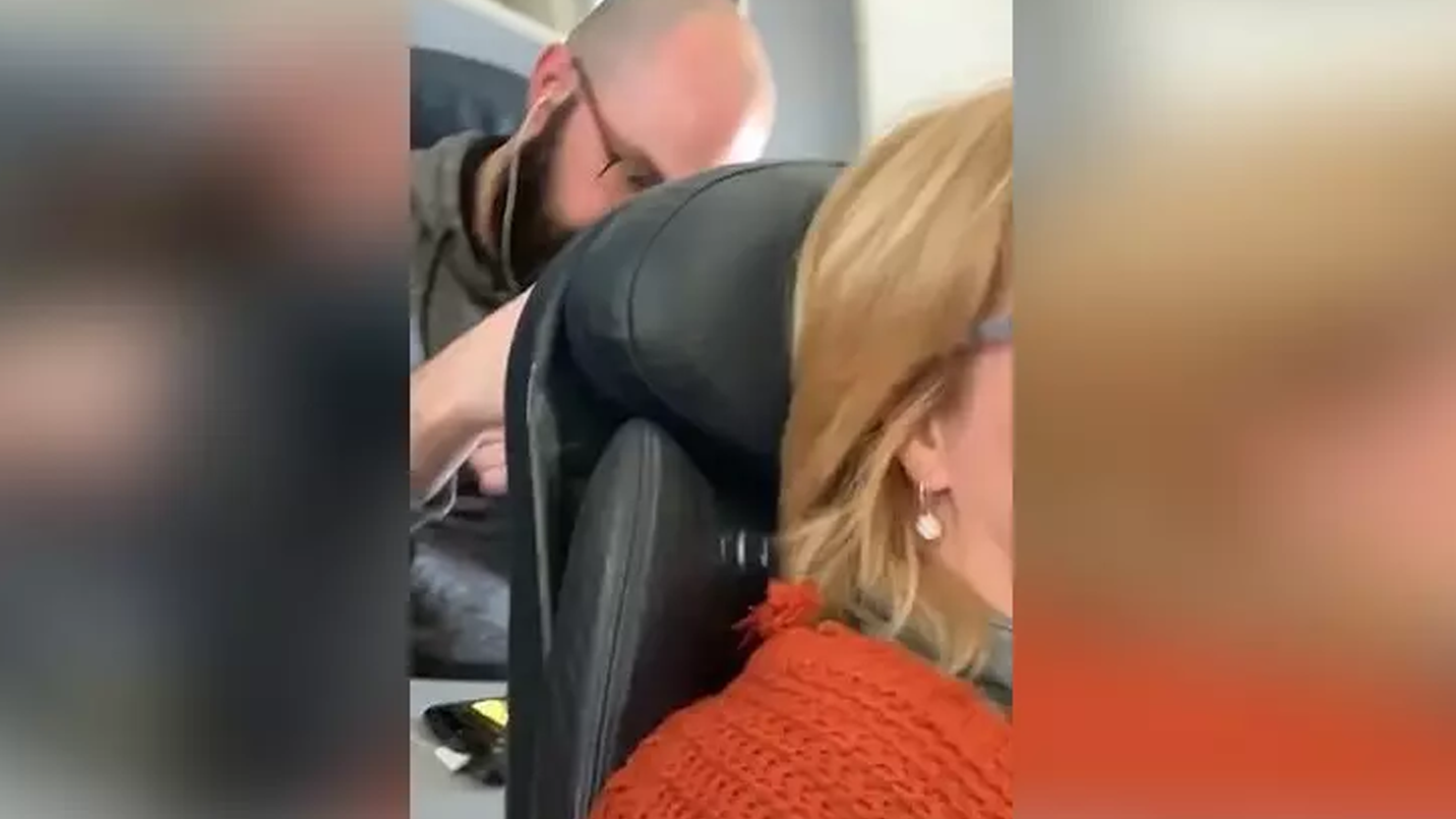 Airline Passengers Should Ask Before Reclining Seat, Delta CEO Says