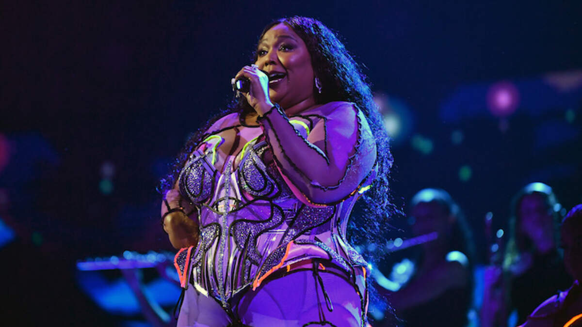 Lizzo Twerks In Sexy Sheer Lingerie For Valentine's Day In NSFW