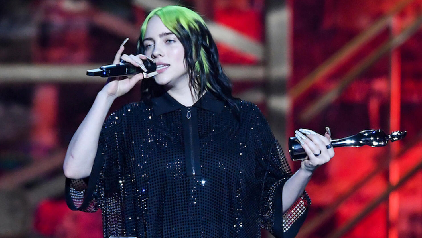 Billie Eilish Cries At Brit Awards Tearfully Admits She Felt Very Hated Iheart 