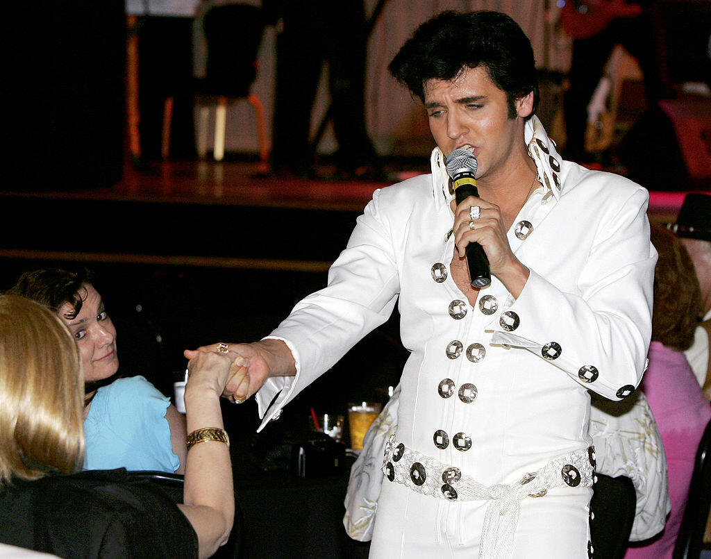 Listen: 1975 Recording of ELVIS Performing in Mobile Alabama - Thumbnail Image