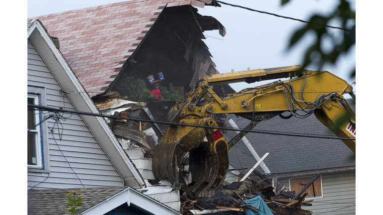 House Where Ariel Castro Held 3 Women Hostage is Torn Down