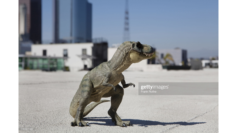 ARTISTS HELP US UNDERSTAND HOW DINOSAURS MOVE, LOOK, SOUND, LIVE AND FIGHT!