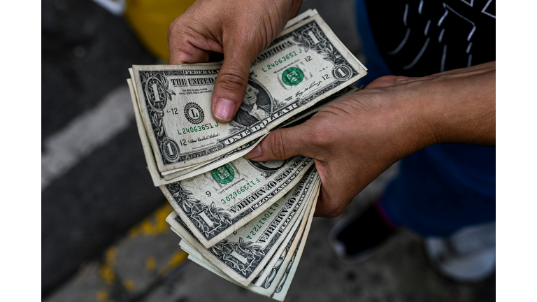 VENEZUELA-CRISIS-ECONOMY-DOLLAR