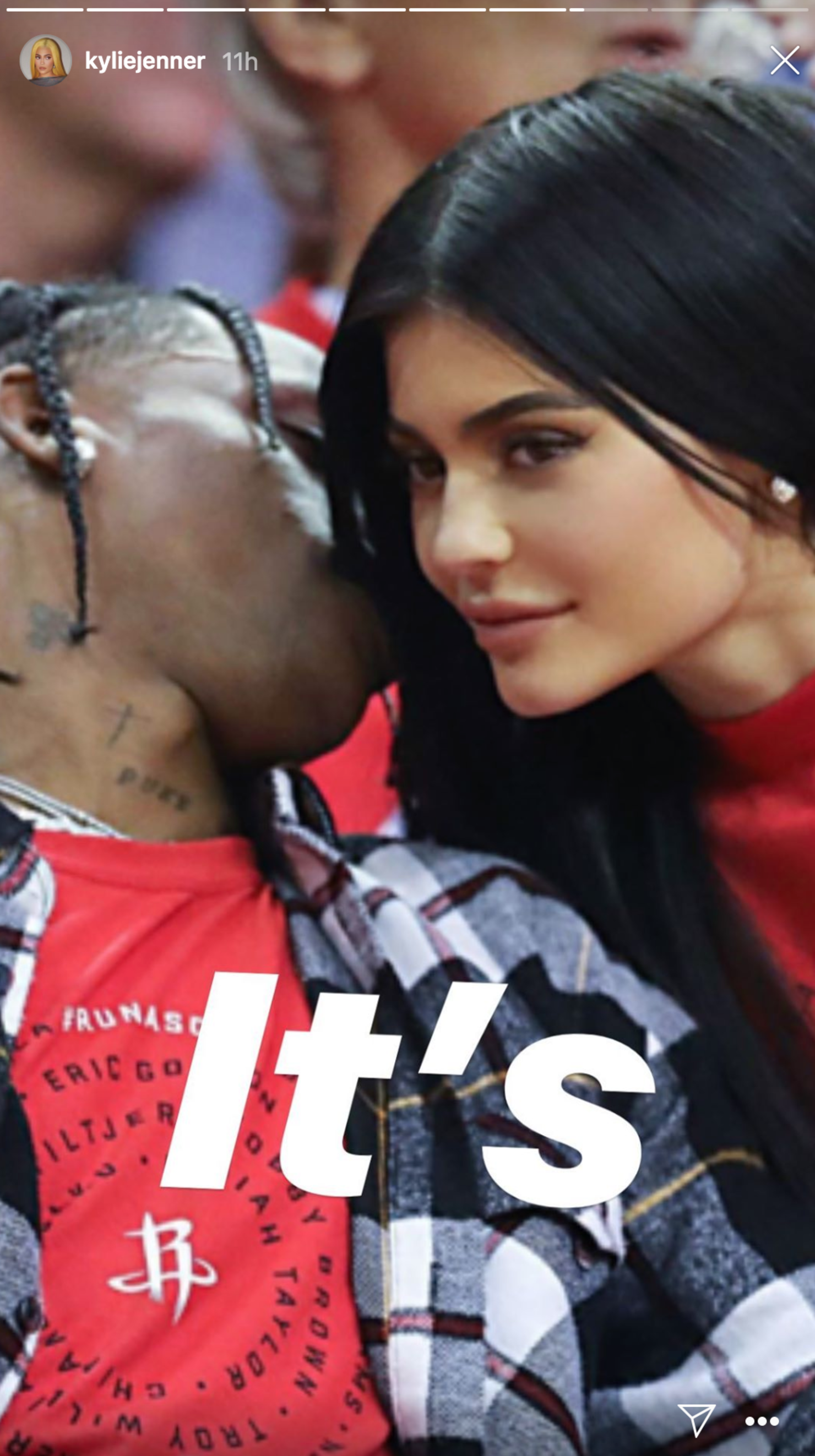 Kylie Jenner, Travis Scott Sit Courtside at Basketball Game: Photos