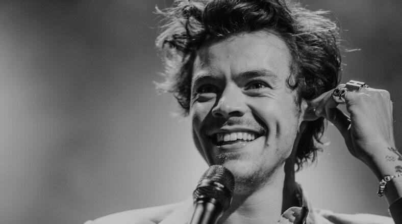 Harry Styles Didn T Set Out To Make Fine Line A Big Commercial Album Iheartradio