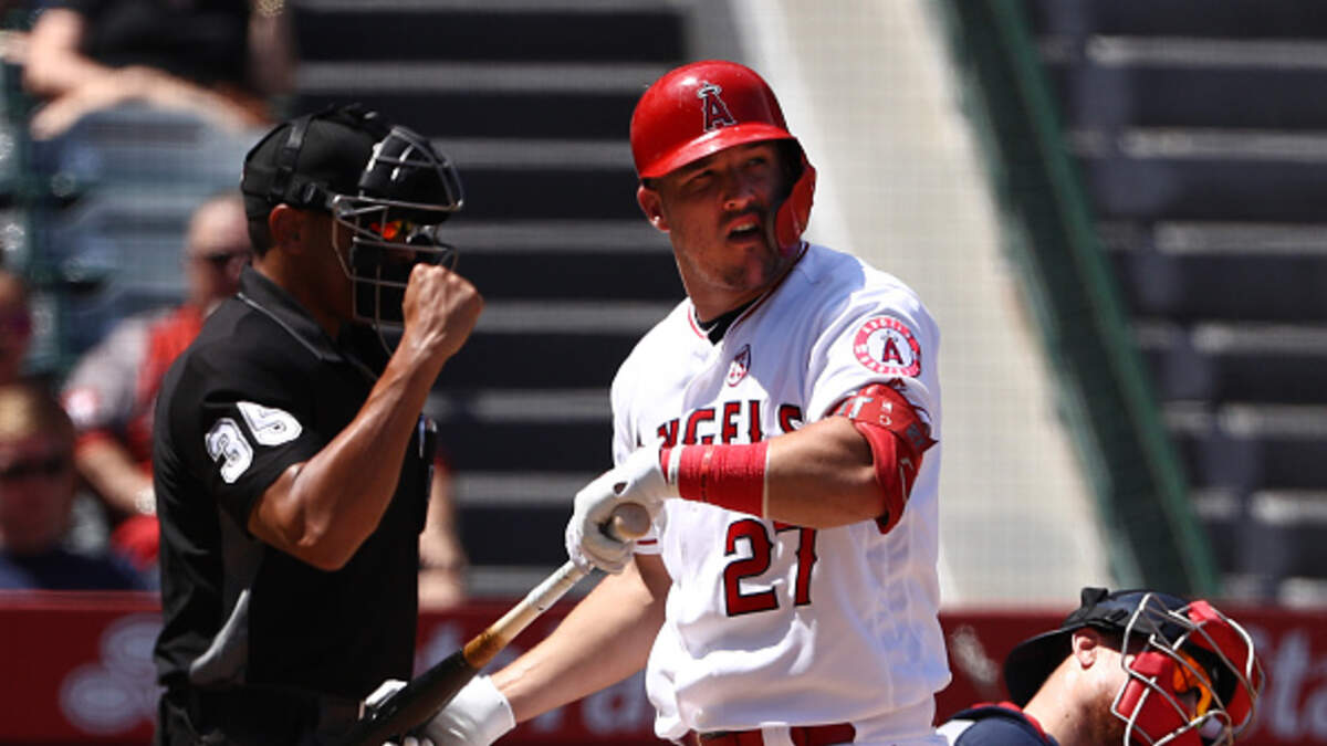 VIDEO Mike Trout Turns Golf Balls Into Dust w/ Monster Swing 95.3 WDAE Ronnie And TKras