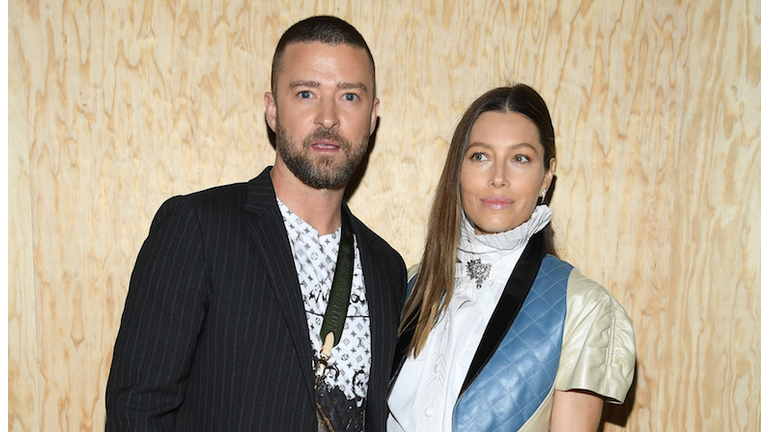 Louis Vuitton : Front Row - Paris Fashion Week - Womenswear Spring Summer 2020