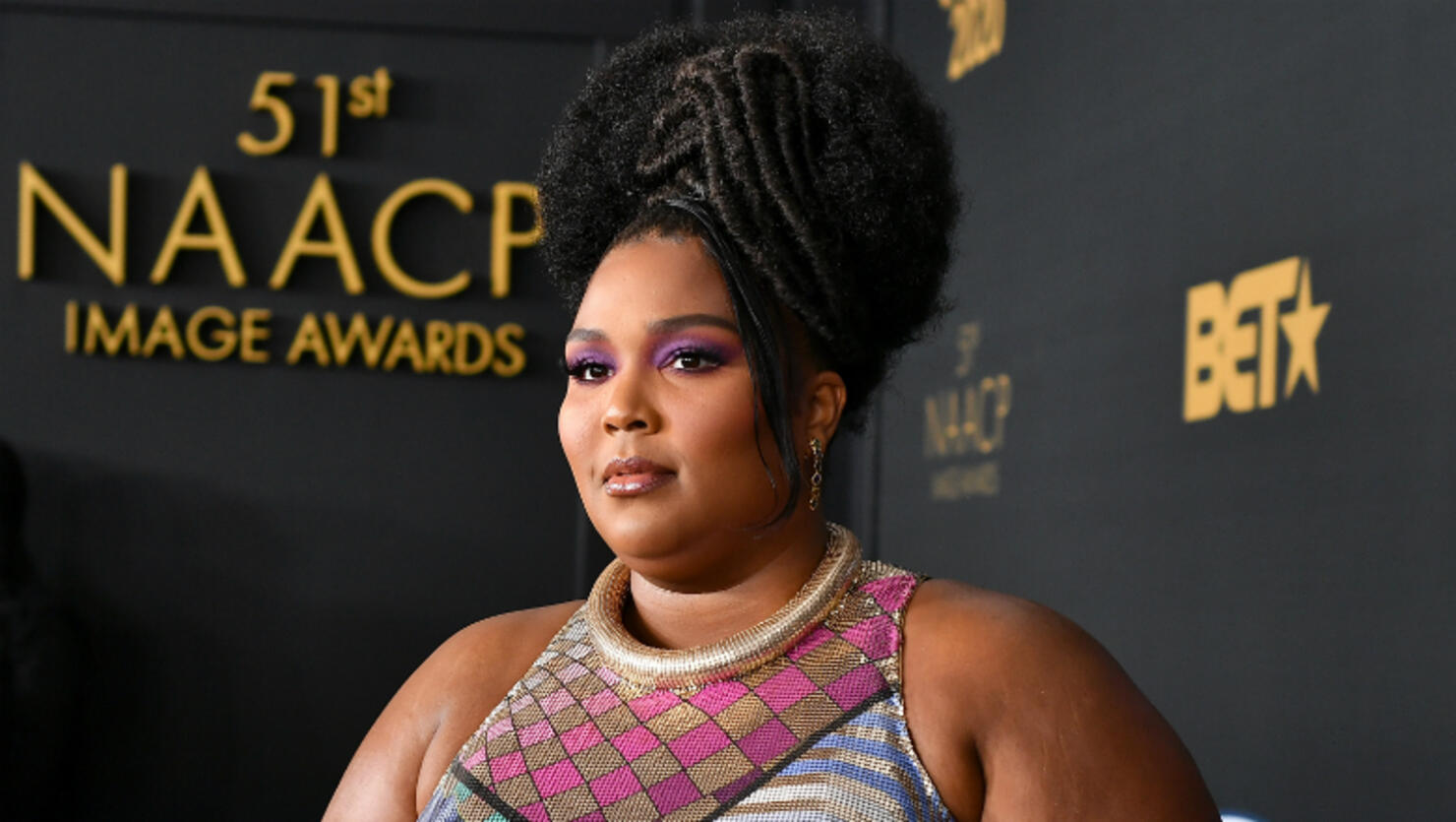 Lizzo Calls Out Tiktok For Seemingly Deleting Her Swimsuit Videos Iheart 3793