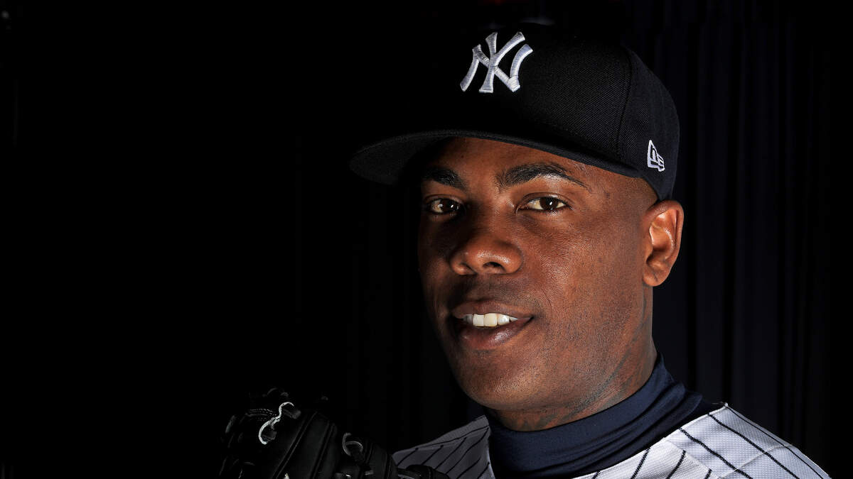 Yankees Closer Aroldis Chapman Actually Autographed an Astros Trash Can for  a Fan