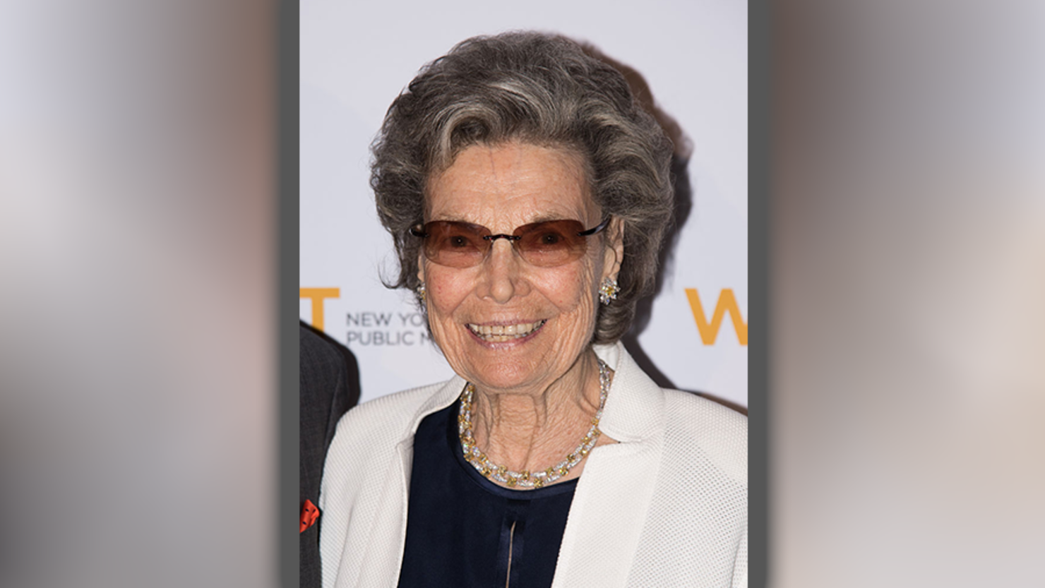 Rosalind P. Walter dies at 95.