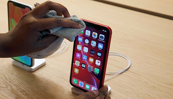 نتيجة بحث الصور عن How To Clean And Disinfect Your iPhone Properly