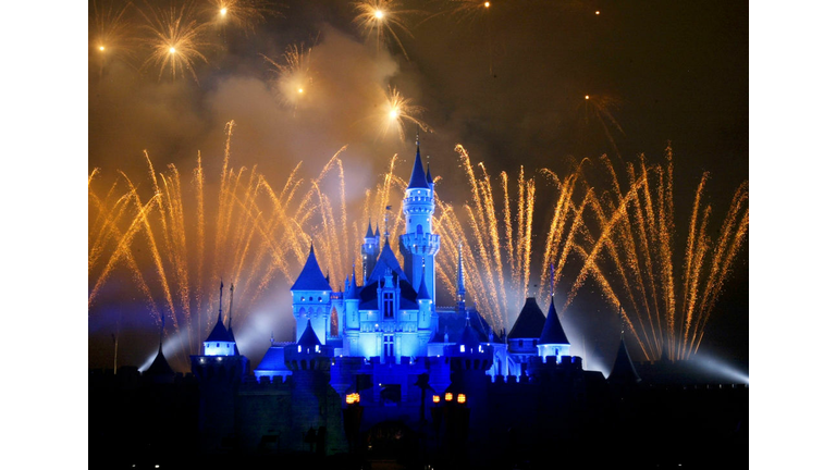 Disneyland To Open In Hong Kong