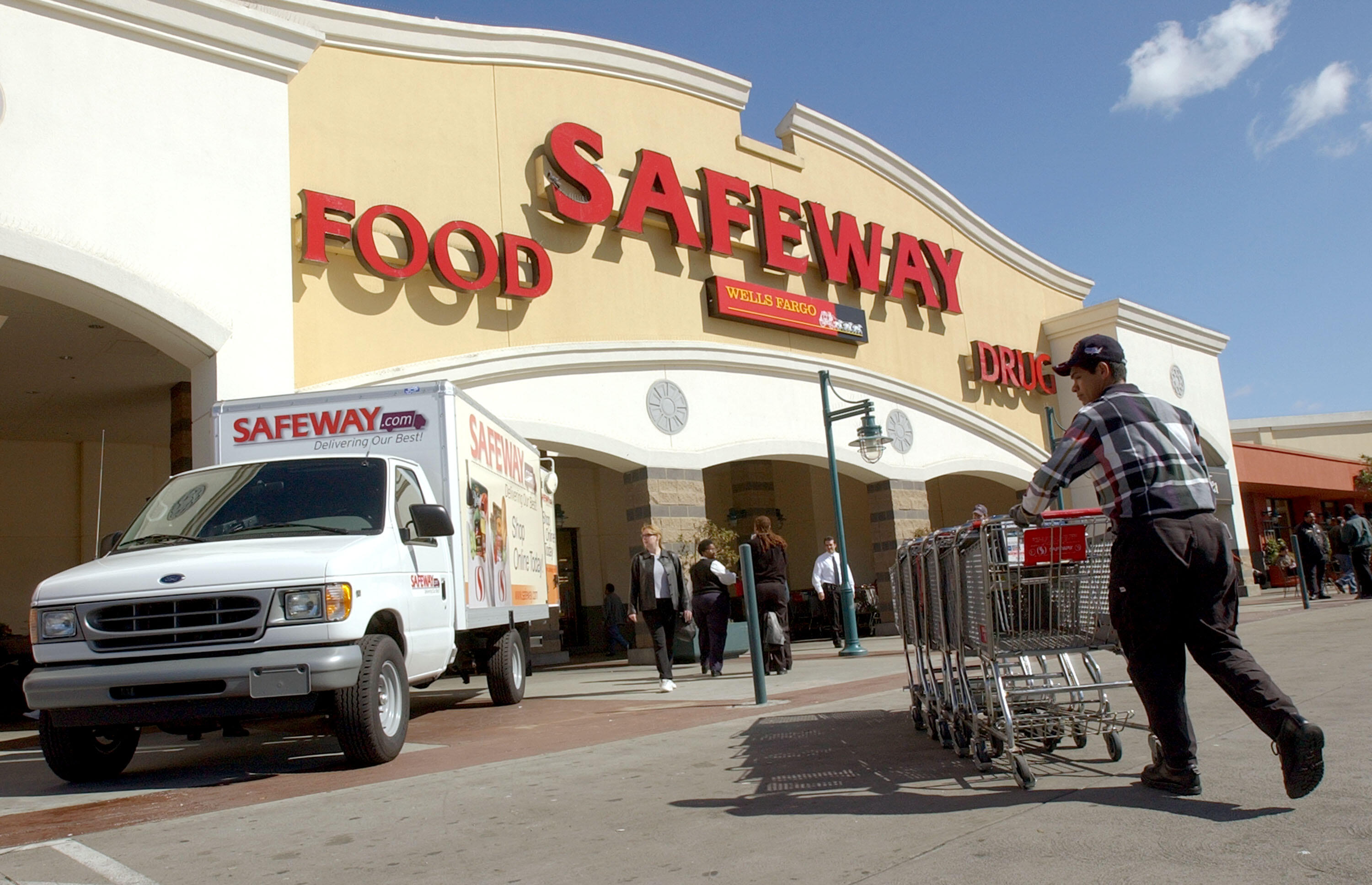 Safeway, Albertsons & More Looking To Hire 1,000 New Employees