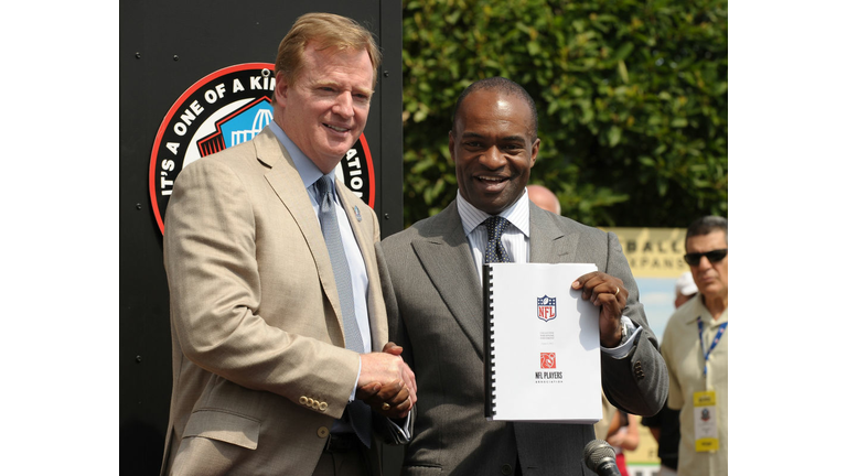 Bud Light And Marcus Allen Launch NFL Fan Camp