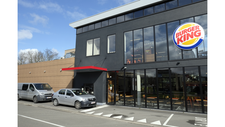 ILLUSTRATIONS CORONA VIRUS MEASURES