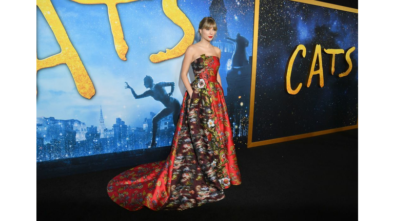 Taylor Swift attends the 'Cats' World Premiere