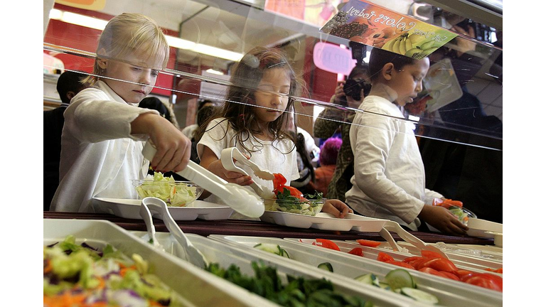 Senator Dick Durbin Tours New Healthy Lunch In Schools Program