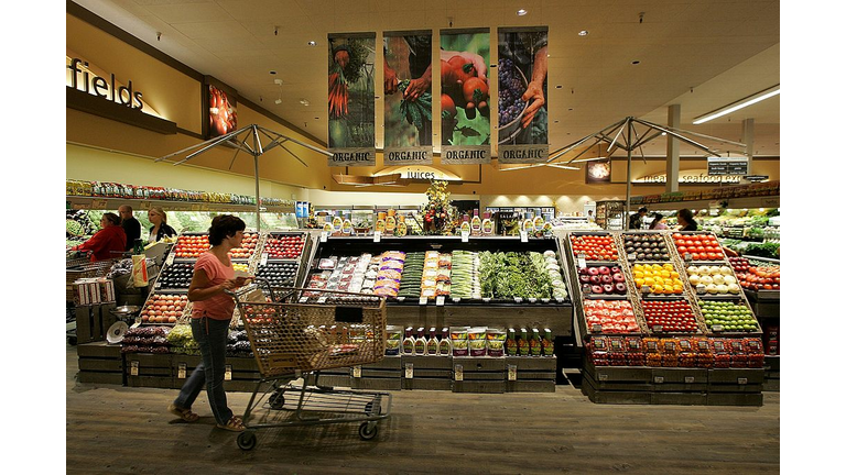 New Safeway Opens With Focus On Organic Goods