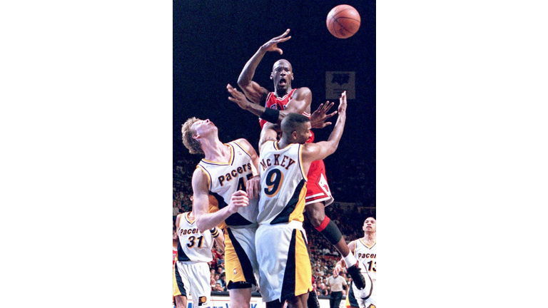 Chicago Bulls basketball star Michael Jordan makes