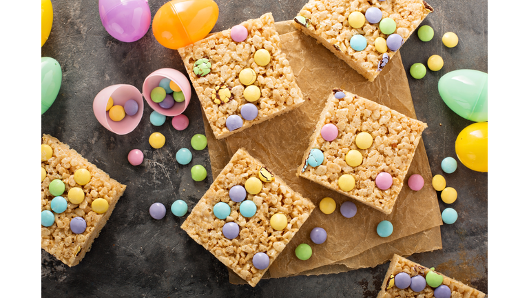 Rice krispies treats with candy