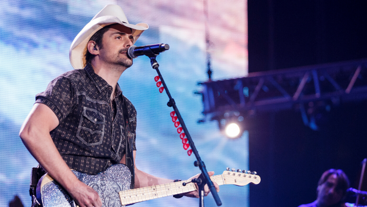 Brad Paisley's Free Grocery Store Delivering To Elderly Amid Coronavirus
