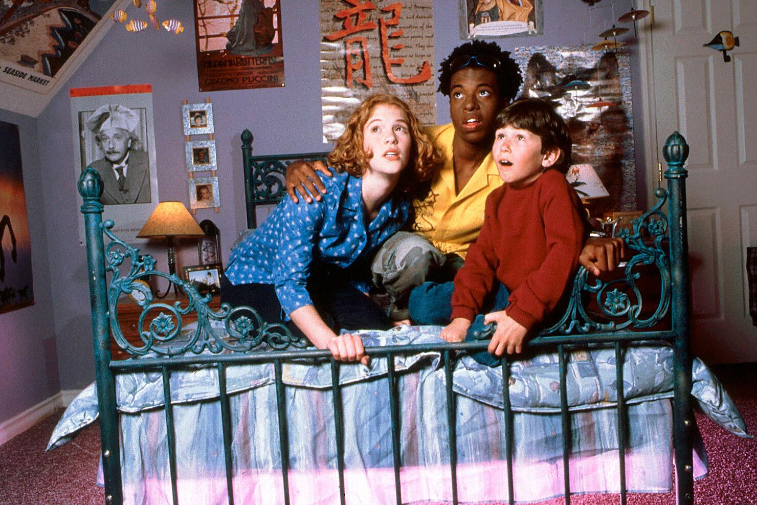 DON'T LOOK UNDER THE BED, from left: Erin Chambers, Ty Hodges, Jake Sakson, 1999, © Buena