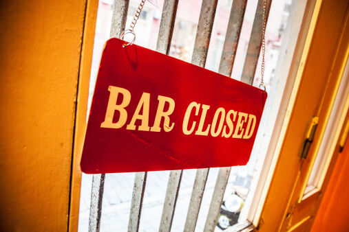 BIS-MAN BAR CLOSING THE DOORS