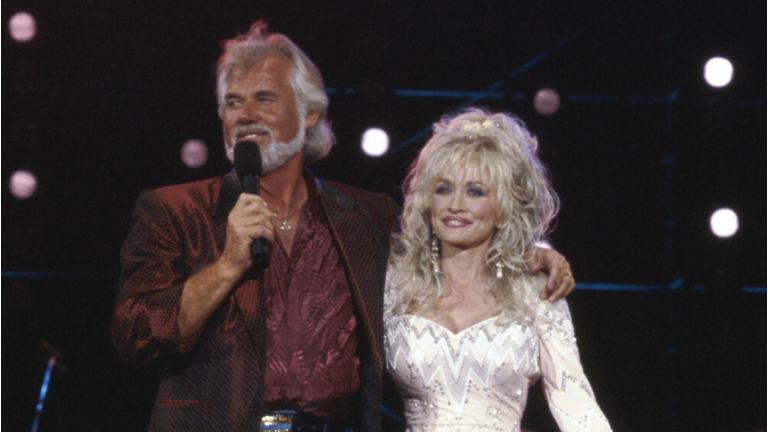 Everyone Wants To Watch Kenny Rogers’ Classic Duet With Dolly Parton