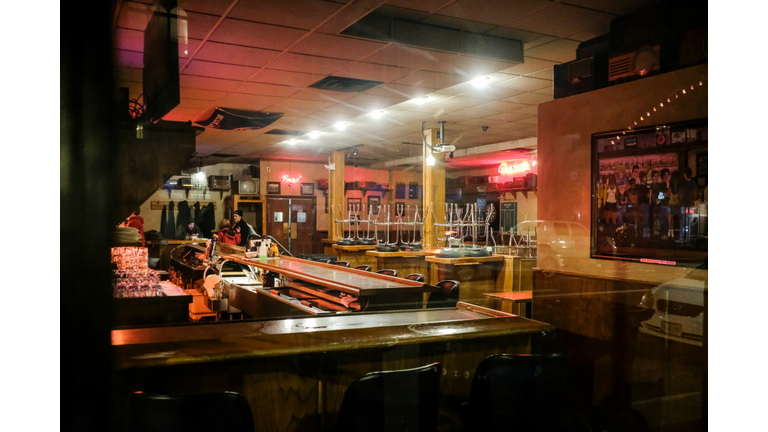 Ohio And Illinois Order All Bars And Restaurants To Close To Limit Spread Of Coronavirus