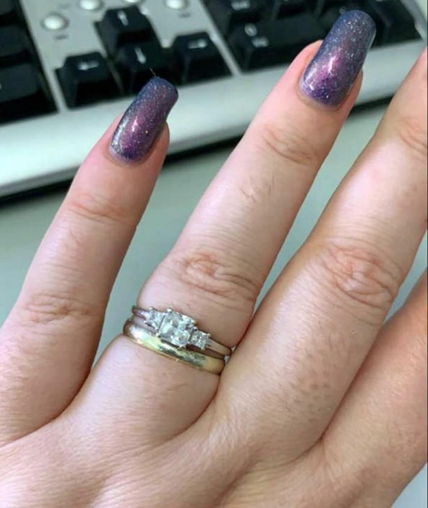 Female hot sale marriage finger