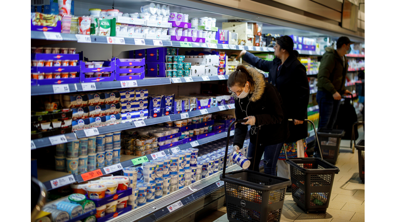 HEALTH-VIRUS-BRITAIN-FOOD-RETAIL