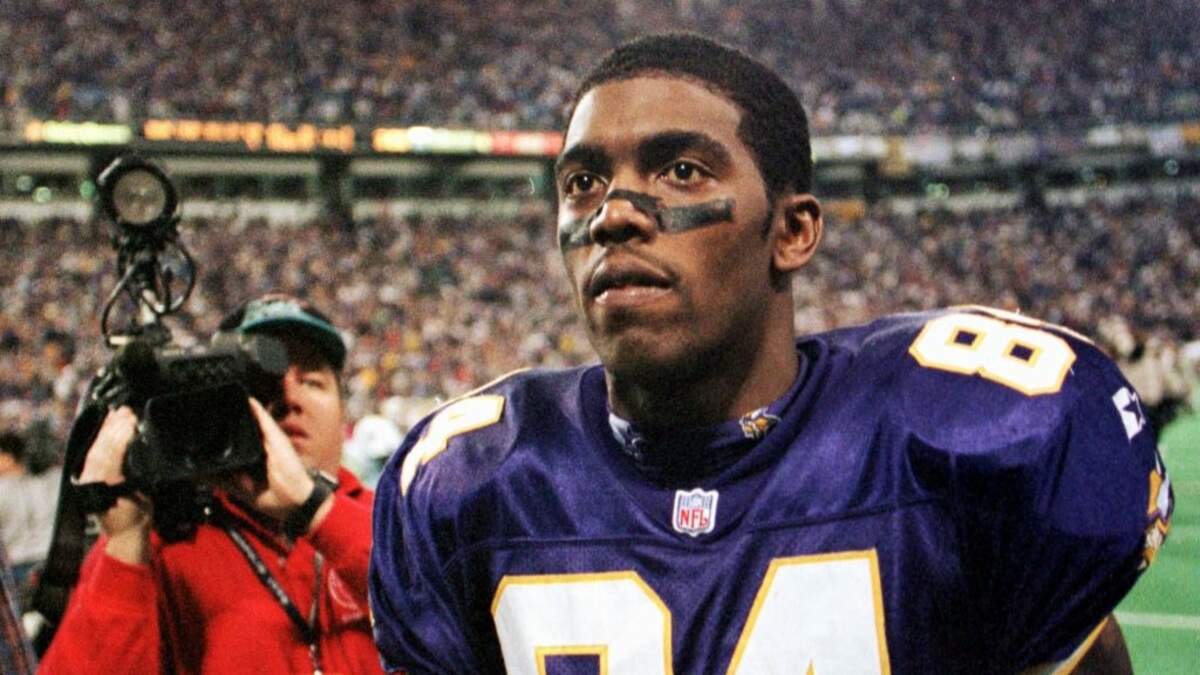 Randy Moss breaks down infamous 'Lambeau Moon', still has no regrets