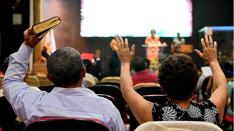 Worshippers Flock To Florida Church As Coronavirus Cases Continue To Climb - Thumbnail Image