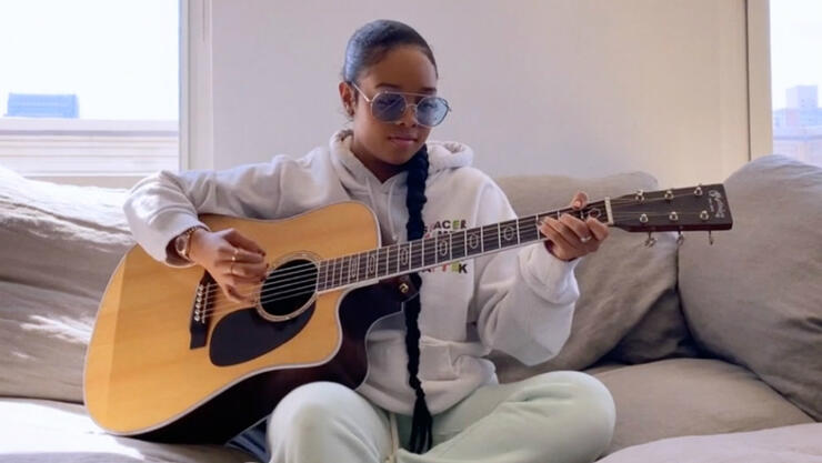 H.E.R Living Room Concert