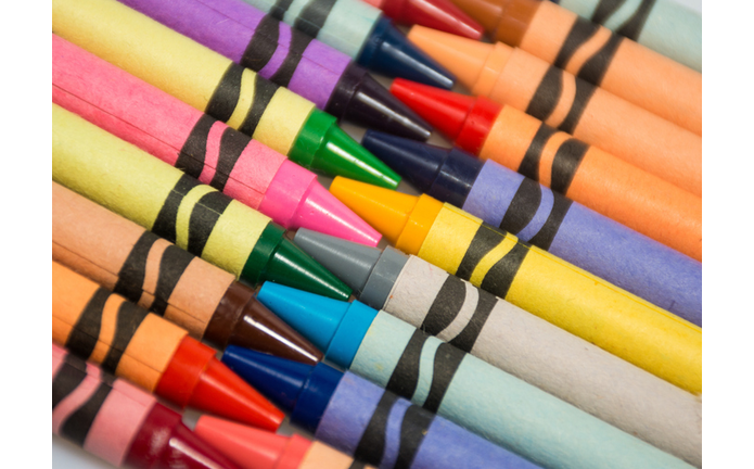 Crayons in diagonal arrangement