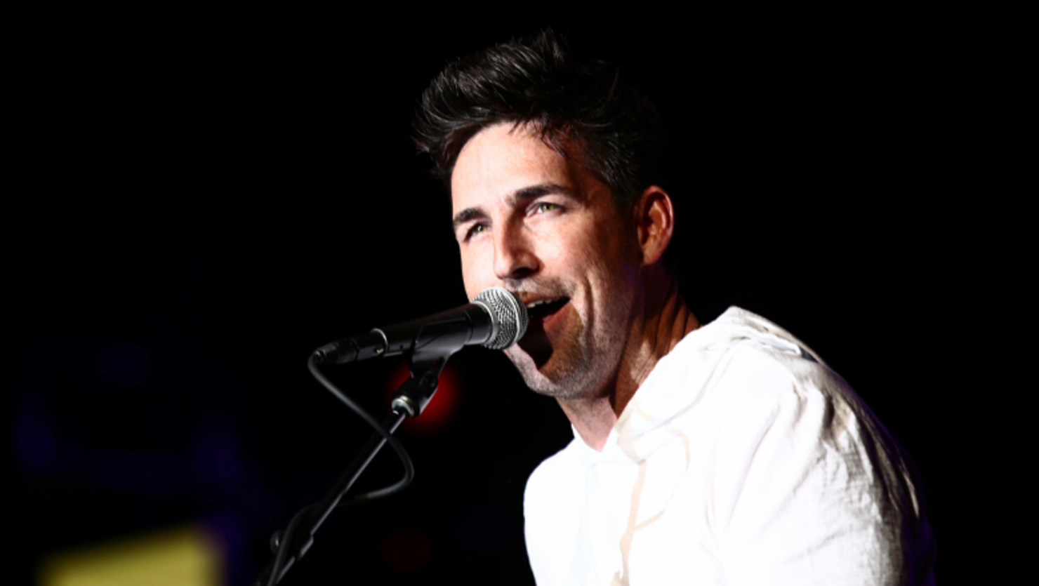 Kelsea Ballerini, Jake Owen And More Participate In The #DemoChallenge