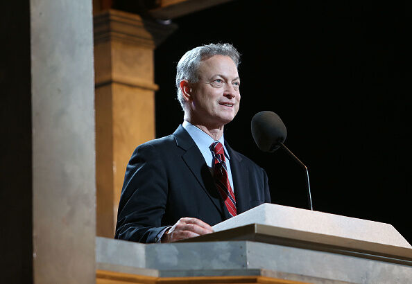 Gary Sinise Foundation Donates 20K Meals To VA Hospital Staff