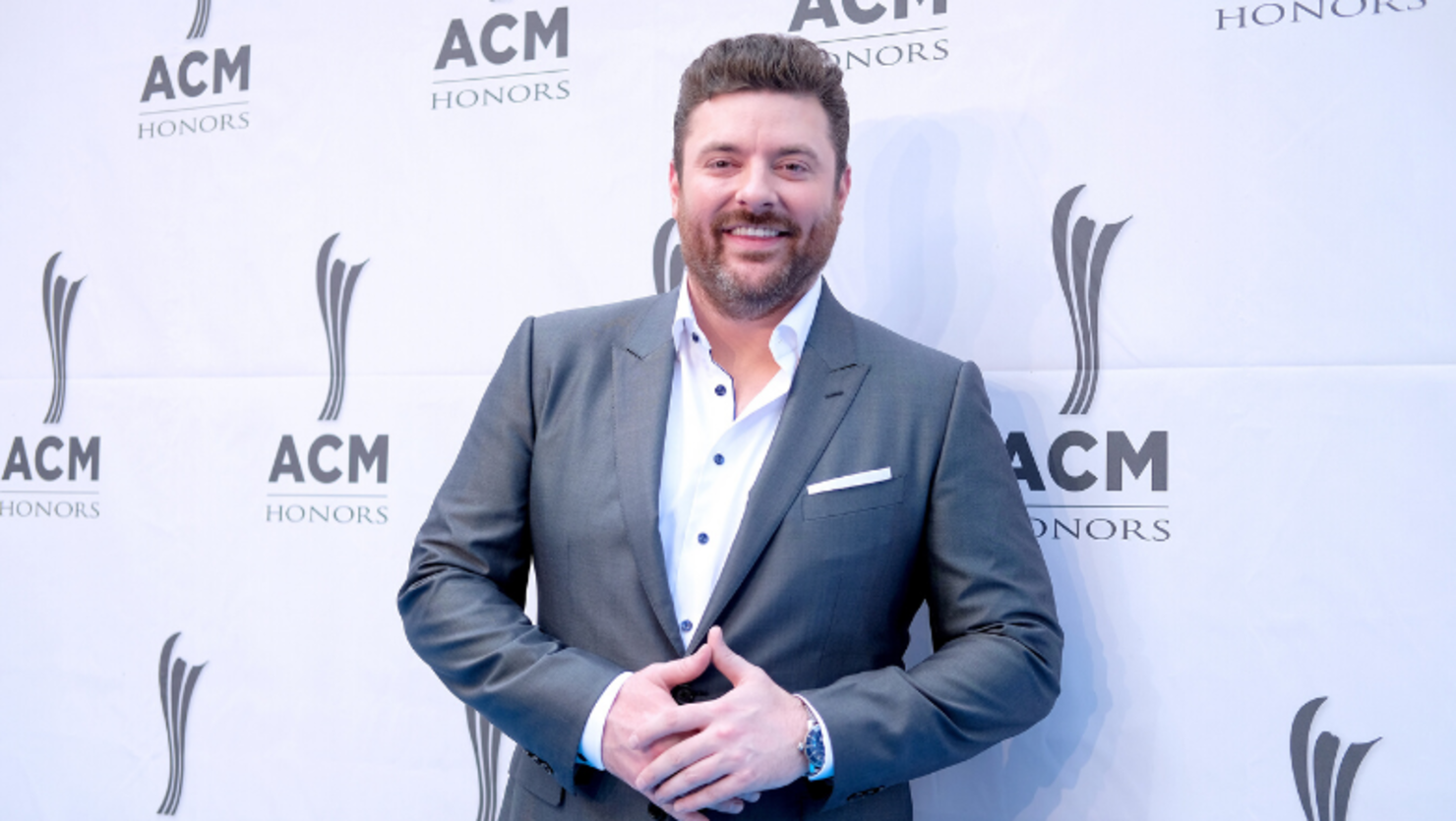 Chris Young Tributes Joe Diffie During ACM's 'Our Country' Pre-Show