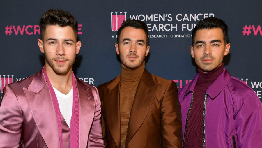 Nick Jonas Drops Deluxe Version Of 'Spaceman' With New Jonas Brothers ...