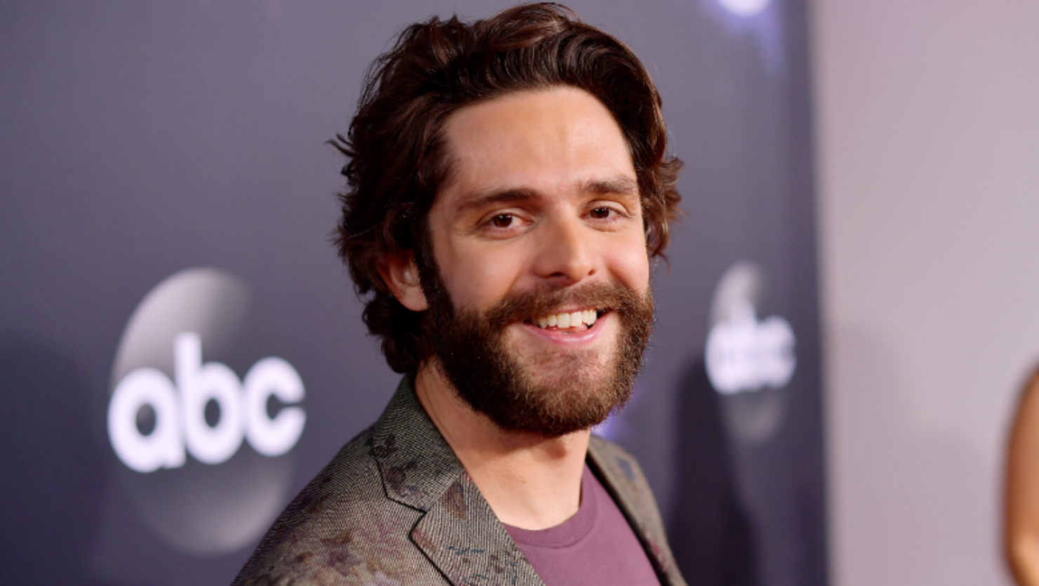 Thomas Rhett Shaved His Beard And Fans Are Freaking Out
