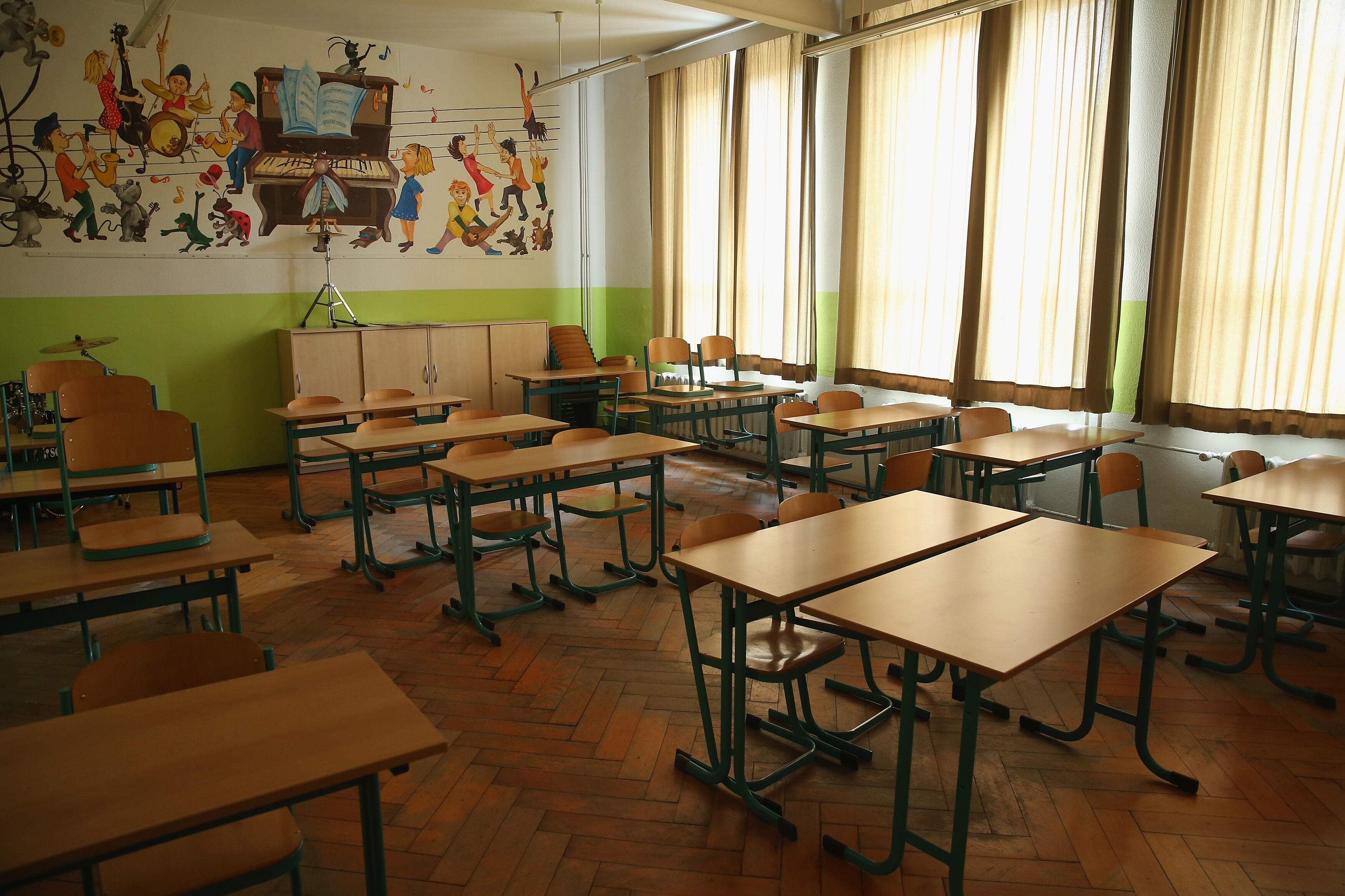 new-york-city-public-schools-will-remain-closed-for-rest-of-academic