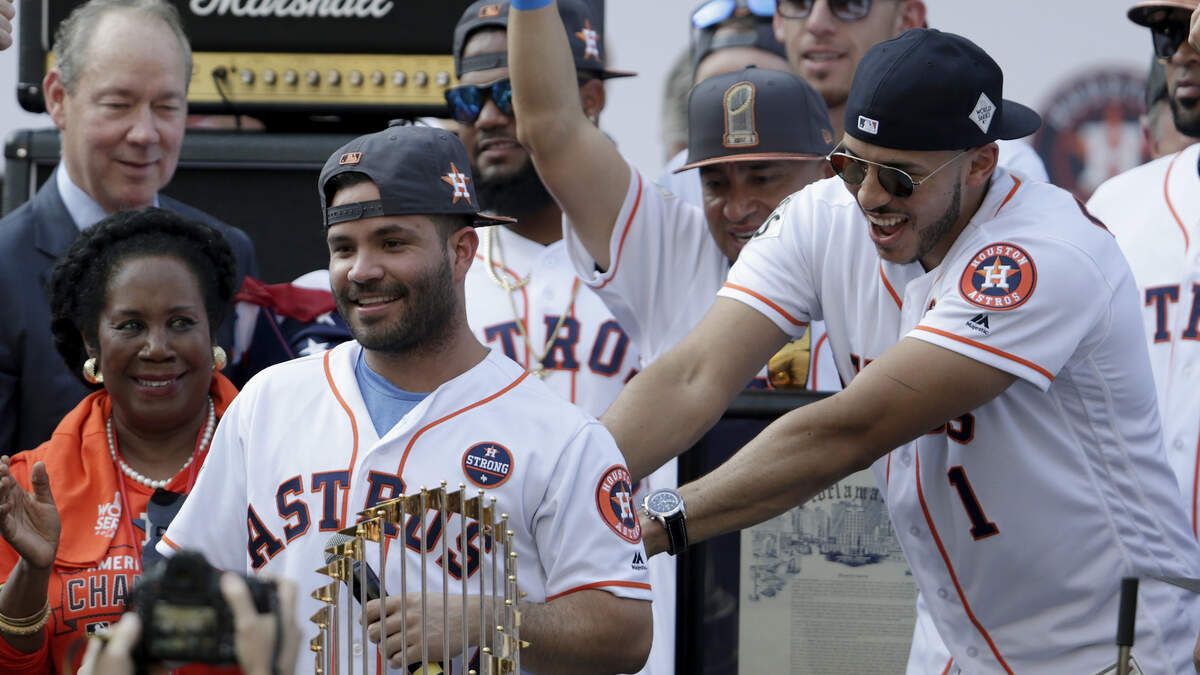 Astros Scout Puts Tainted 2017 World Series Ring Up For Auction With A Very  Reasonable Starting Bid - BroBible