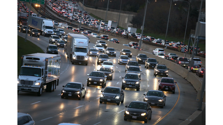 Holiday Travel Ahead Of Thanksgiving Clogs Airports And Highways