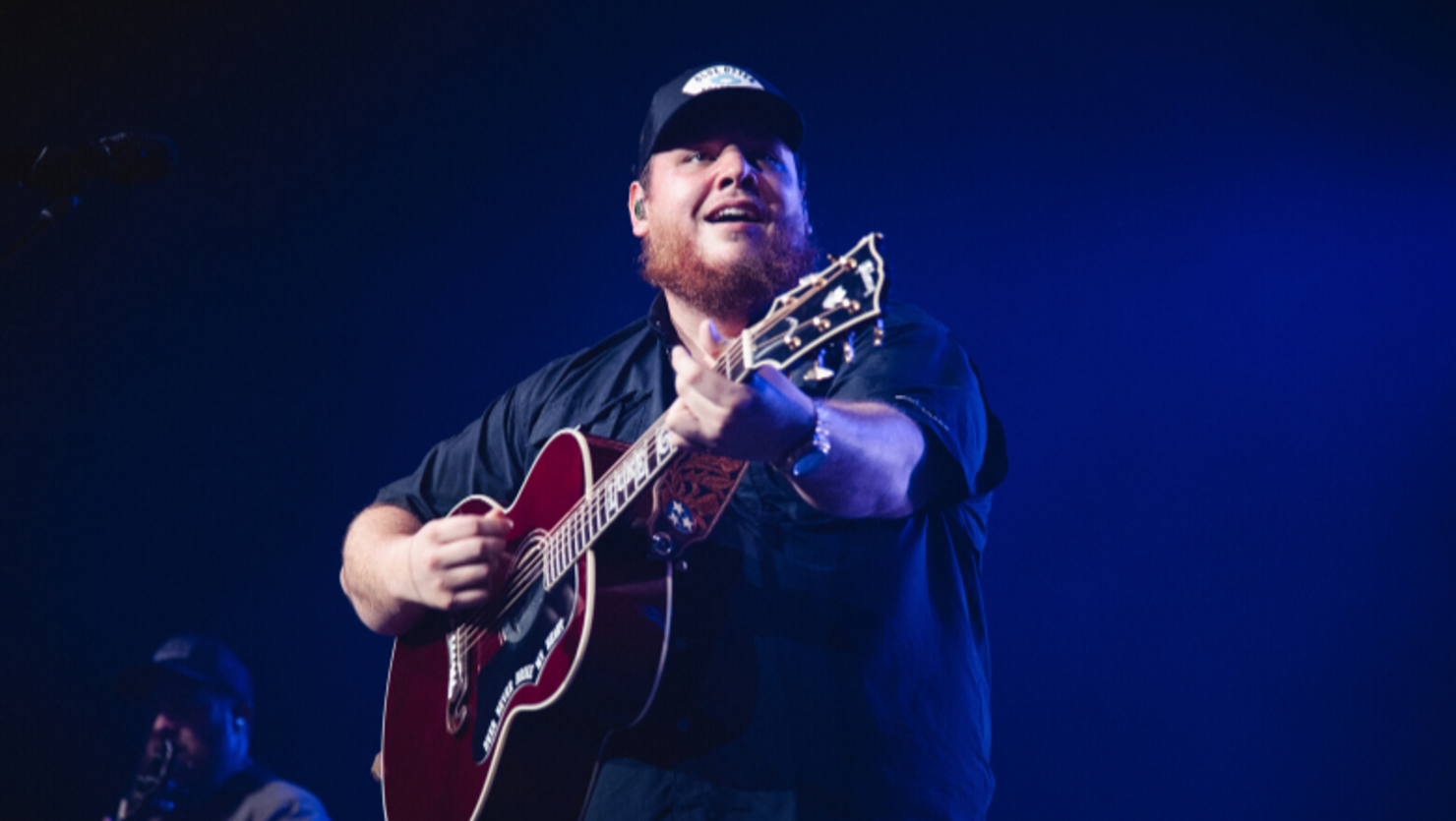 Luke Combs Debuts Emotional Quarantine-Inspired Song, 'Six Feet Apart' 