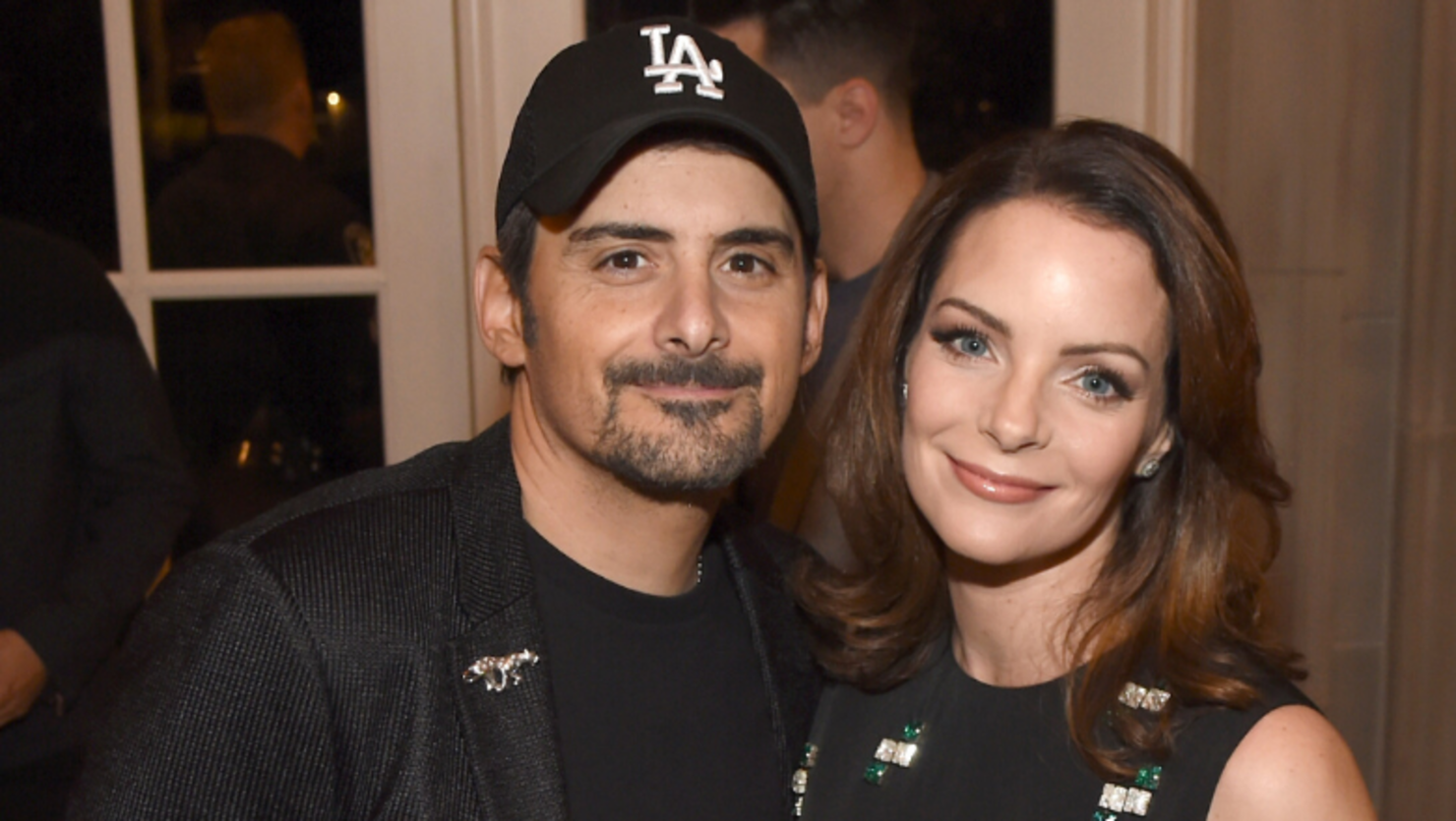 Watch Brad Paisley Color Kimberly Williams Paisley's Hair At Home