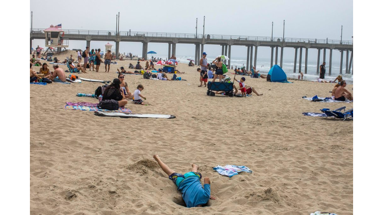 US-HEALTH-VIRUS-BEACH-HEAT