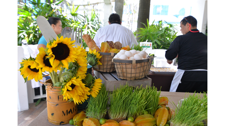Pure Leaf Farm To Table Brunch Presented By Whole Foods Market Hosted By Geoffrey Zakarian - Food Network South Beach Wine & Food Festival