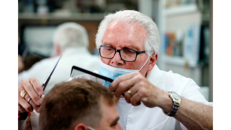 US-HEALTH-VIRUS-BARBER-ORDER