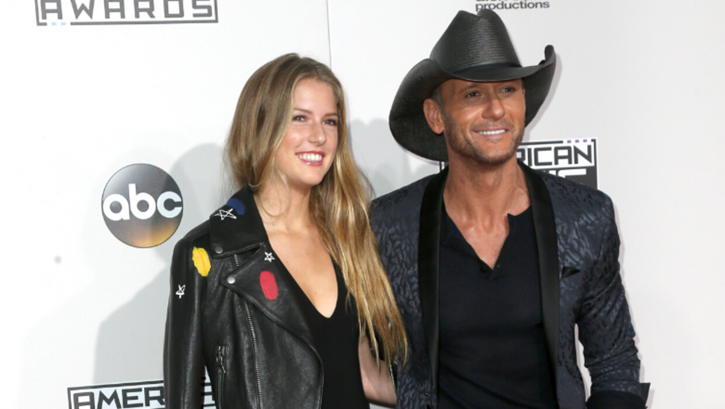 Tim Mcgraw S Daughter Maggie Is Feeding Frontline Workers During Pandemic Iheartradio